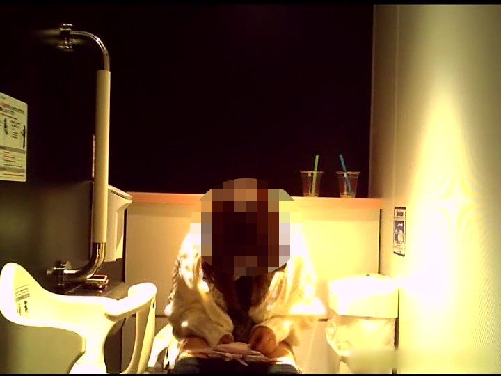 便所蟲さんの 目線バチバチ！奇跡のトイレ盗撮 Vol.13